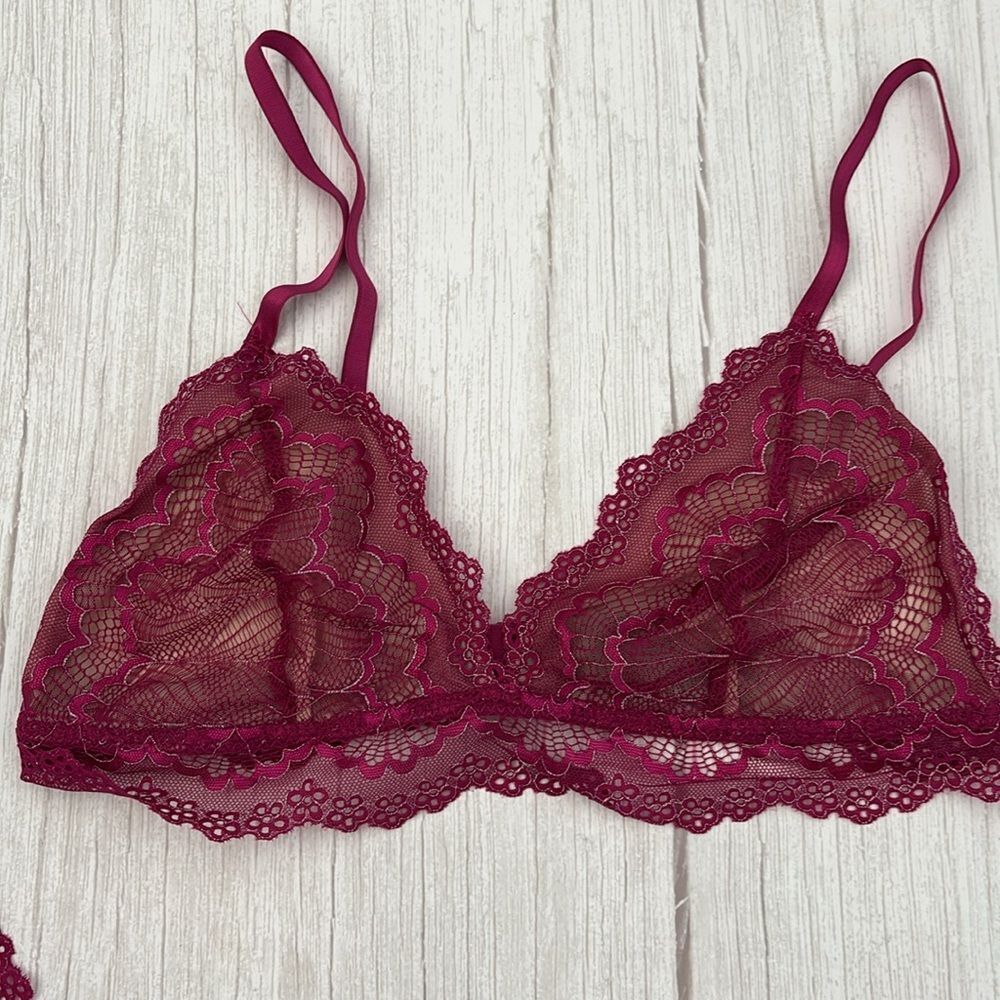 Frederick’s of Hollywood Purple Caroline Metallic Lace Bralette - Picture 2 of 6